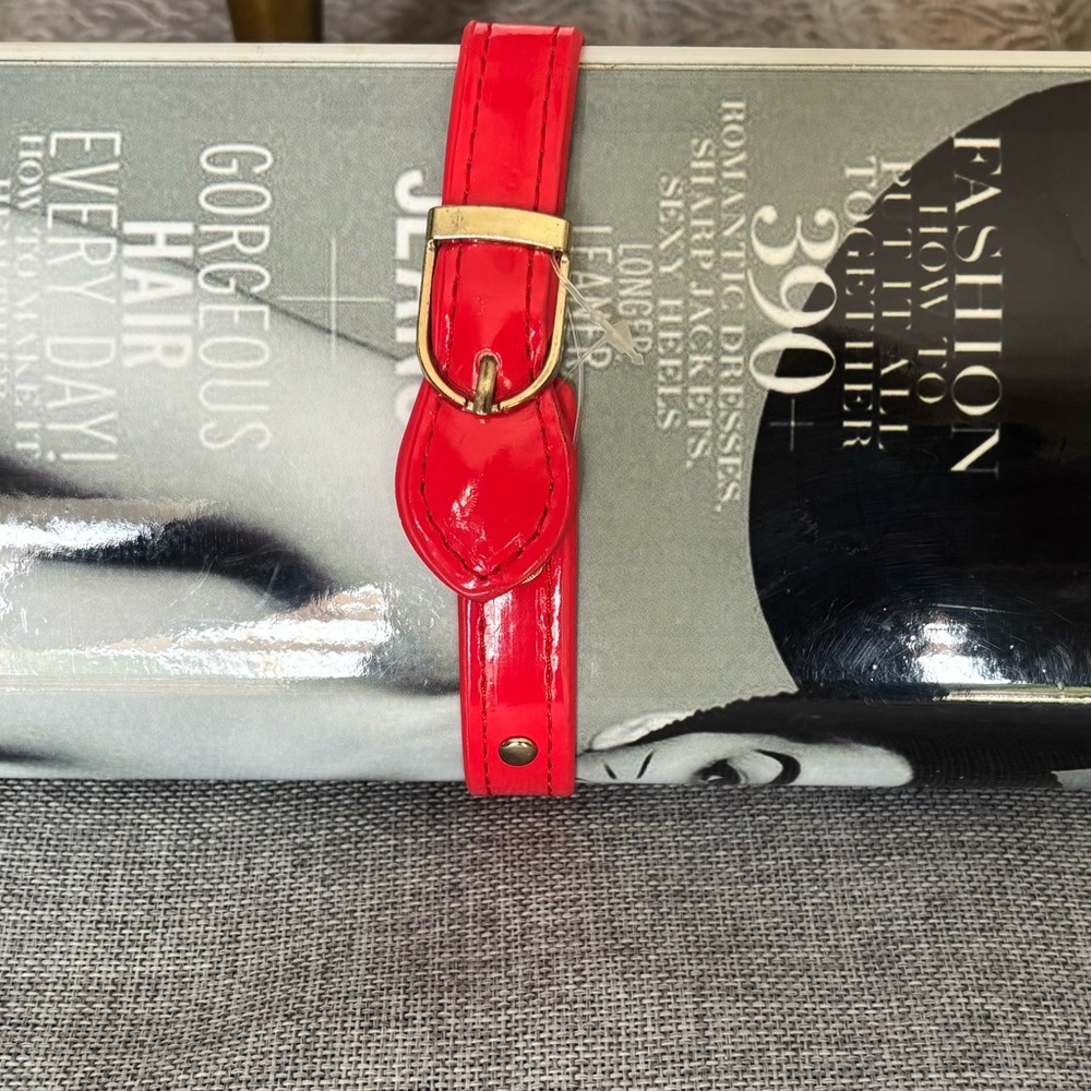 NEW without Tag, Elegant Red Patent Snap Closure VOGUE Clutch Purse.